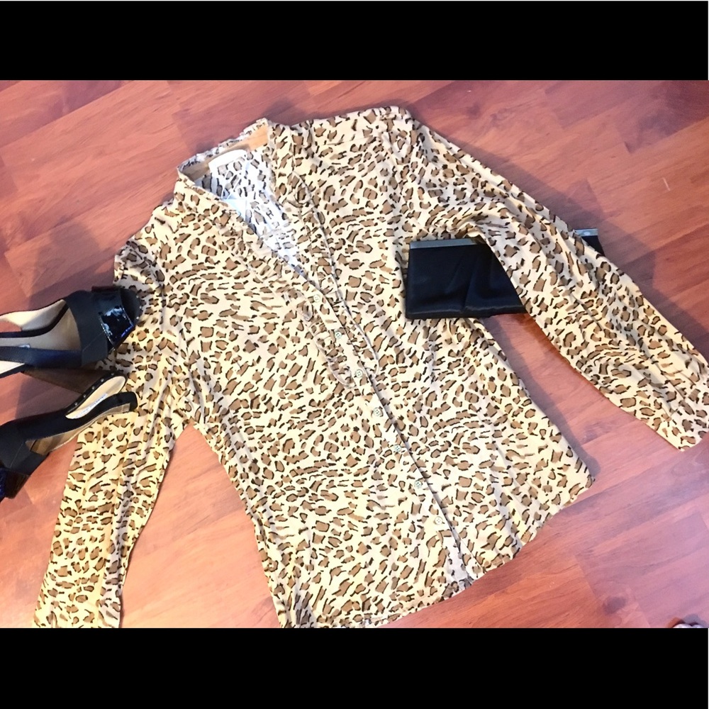 NEW Leopard Ruffle Button-Down Puff Shoulder Top L - Picture 2 of 6